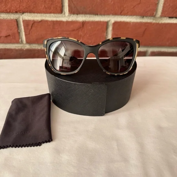 •Prada Black Havana-Tortoiseshell SPR20P Sunglasses